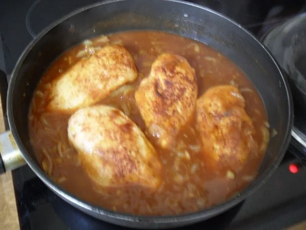 Hühnerbrustfilet im Zwiebel-Sahne-Sößle mit Spätzle aus Dinkelmehl - Rezept - Bild Nr. 7