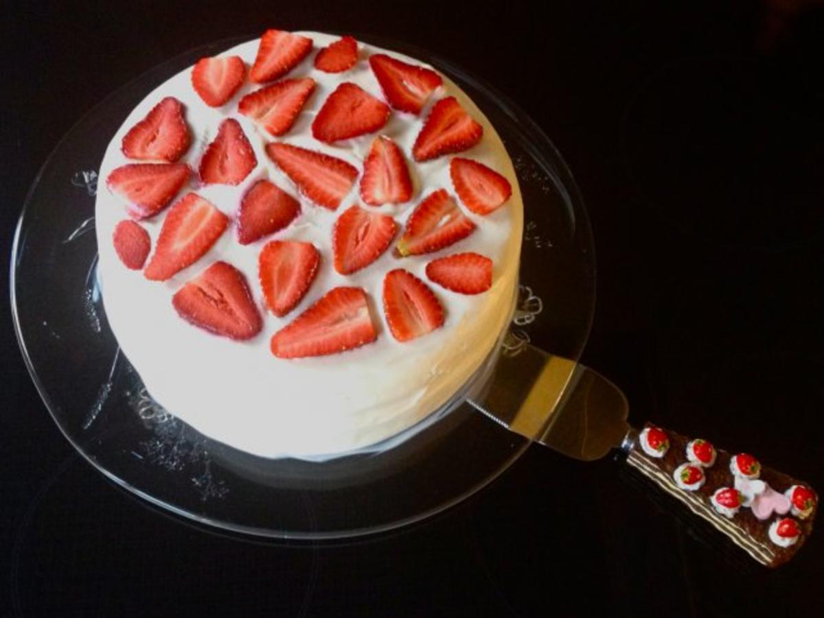 Bilder für Erdbeer-Sahne-Torte - Rezept