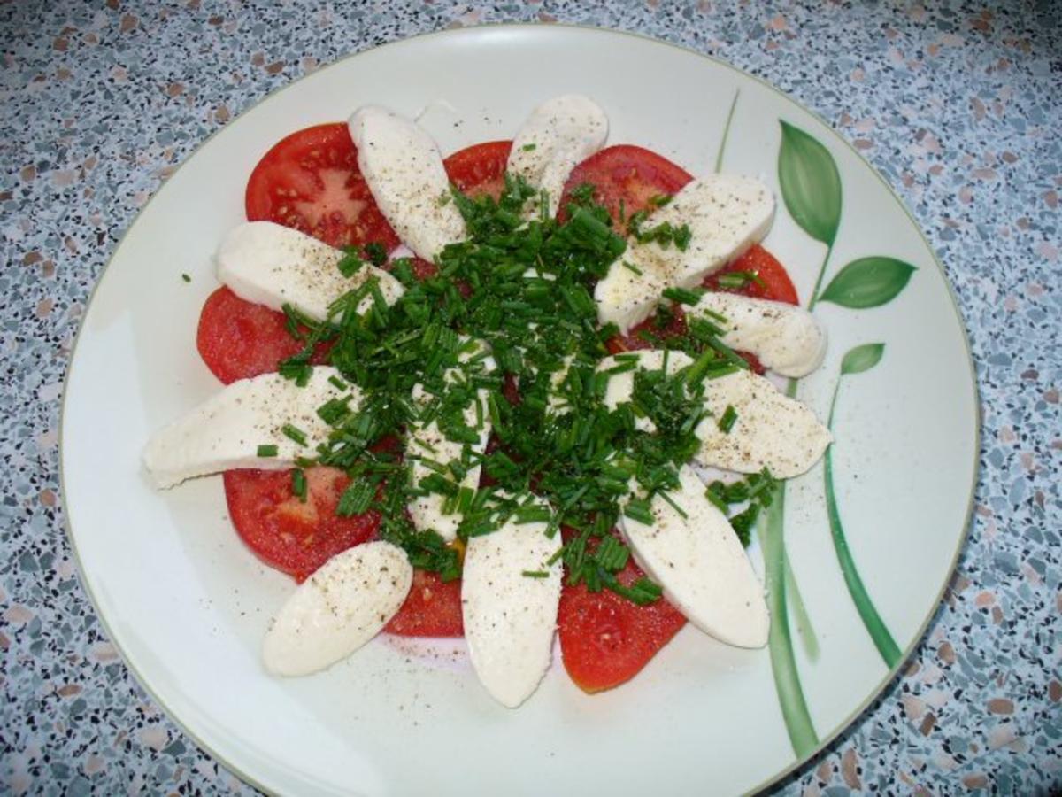Mozzarella mit Tomate - Rezept