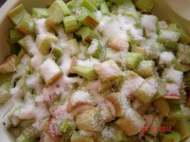 Kuchen & Torten : Rhabarberkuchen mit Mandeldecke - Rezept - Bild Nr. 4