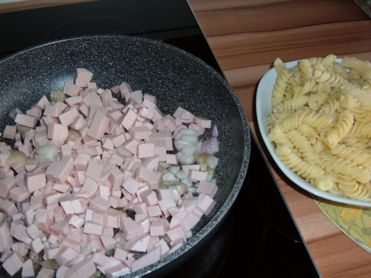 Pfannengerichte : Nudelpfanne mit Fleischwurst - Rezept - Bild Nr. 2