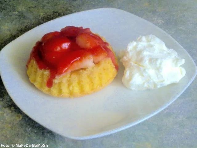 Rezept: Erdbeer-Törtchen Bild Nr. 3 Erdbeer-Törtchen - Rezept - Bild Nr. 3