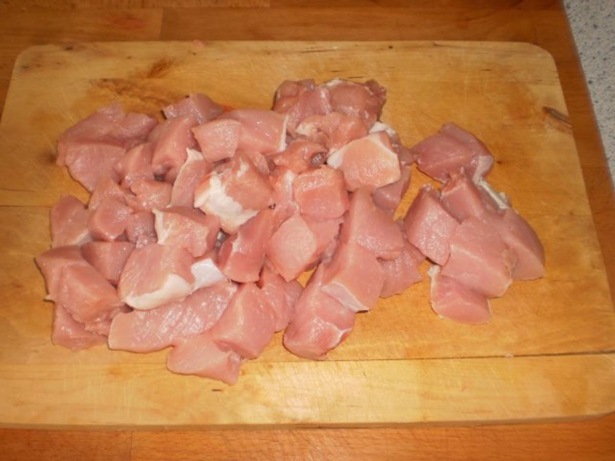 Schweingulasch mit Kohlrabi - Rezept - Bild Nr. 3