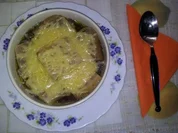 Zwiebelsuppe nach Französcher Art - Rezept