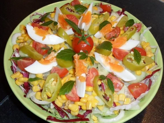 Rezept: Bunter Salat mit "Kraut der Unsterblichkeit" Bunter Salat mit "Kraut der Unsterblichkeit" - Rezept