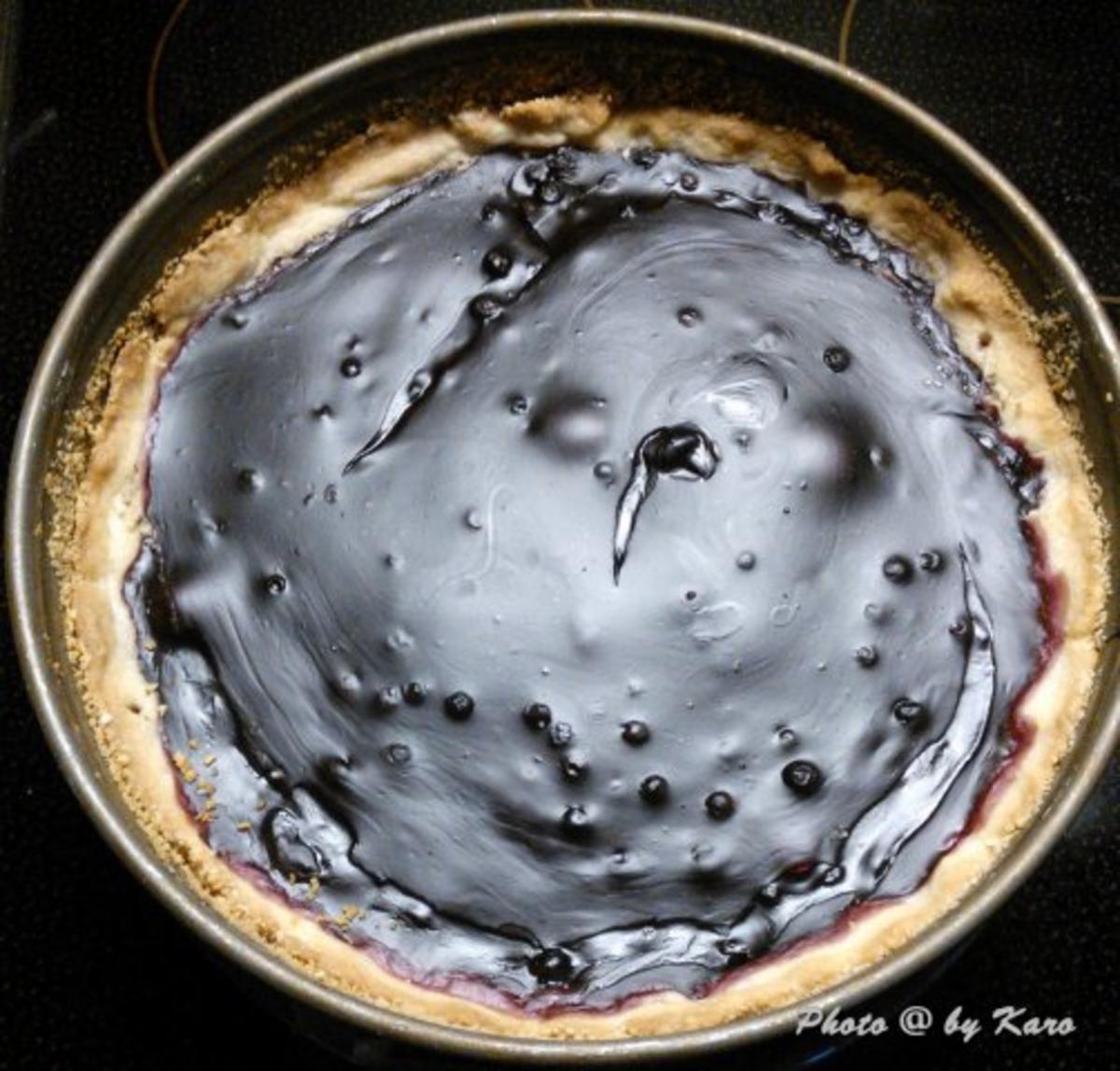 Kuchen: Heidelbeer Creme fraiche Kuchen auf knusprigem Mandelboden - Rezept - Bild Nr. 6