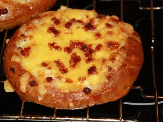 Brezel Teig Pizza a´la Molo - Rezept