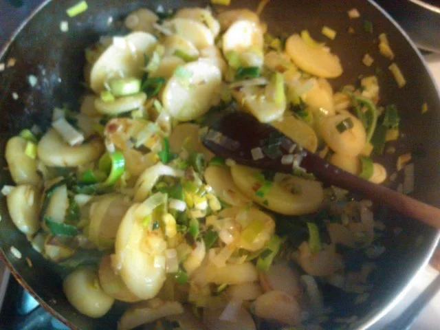 Rezept: Bratkartoffel-Matjes-Salat Bild Nr. 2 Bratkartoffel-Matjes-Salat - Rezept - Bild Nr. 2