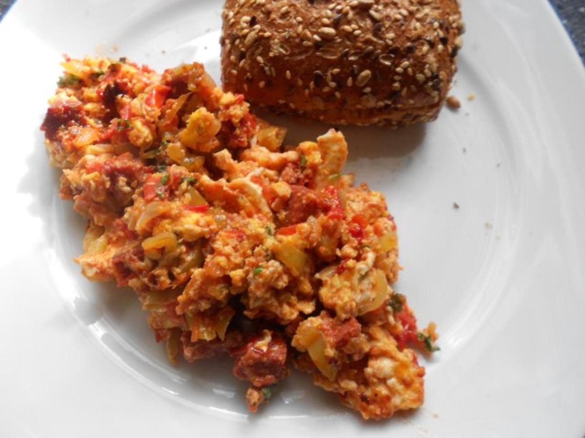 menemen sucuklu türkische Eierspeise mit Knoblauchwurst - Rezept - Bild Nr. 30