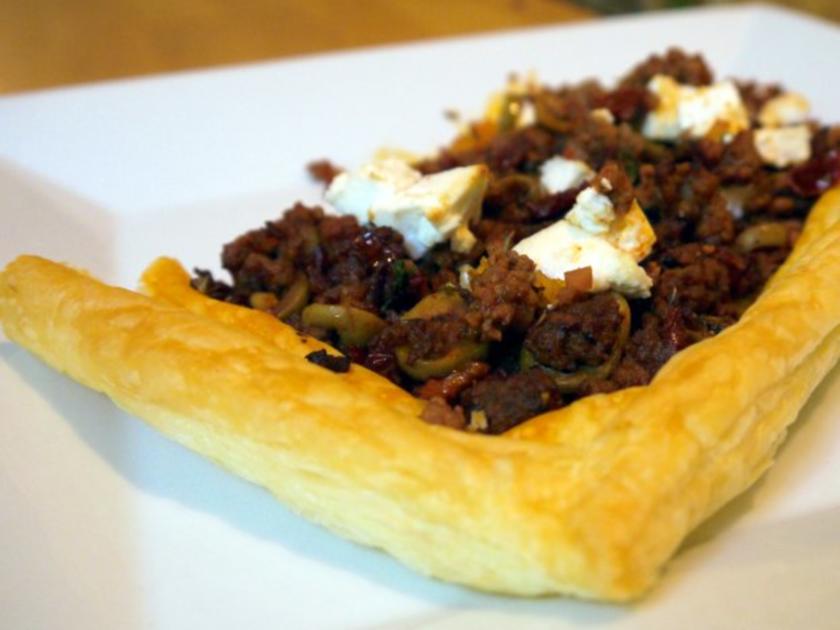 Griechischer Blätterteig Hackfleisch Kuchen - einfach - 346 kcal/100g Griechischer Blätterteig Hackfleisch Kuchen - einfach - 346 kcal/100g