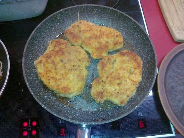 Frischer Spargel mit Schnitzel und Bärlauchsoße dazu Butterkartoffeln - Rezept - Bild Nr. 31