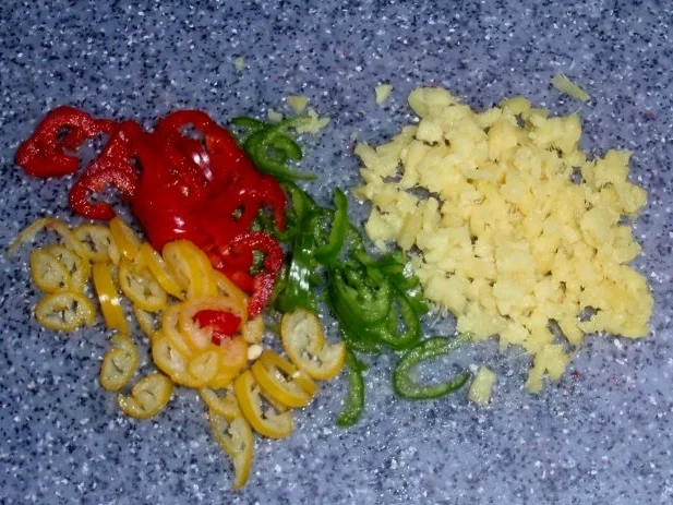 Spargel mit pikant zubereiteten Erdbeersalat - Rezept - Bild Nr. 6