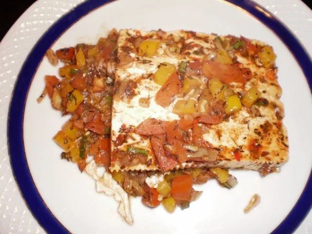 Gebackener Feta mit Gemüse - Rezept