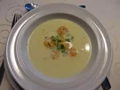 Rezept: Spargelcremesuppe mit Garnelen Spargelcremesuppe mit Garnelen - Rezept