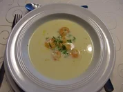 Spargelcremesuppe mit Garnelen - Rezept