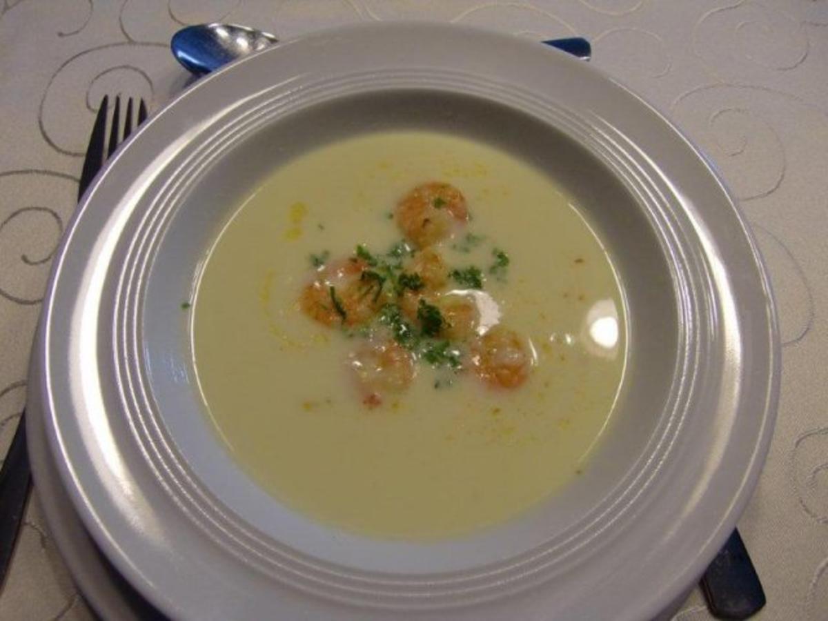 Spargelcremesuppe mit Garnelen - einfach - 198 kcal/100g Spargelcremesuppe mit Garnelen - einfach - 198 kcal/100g