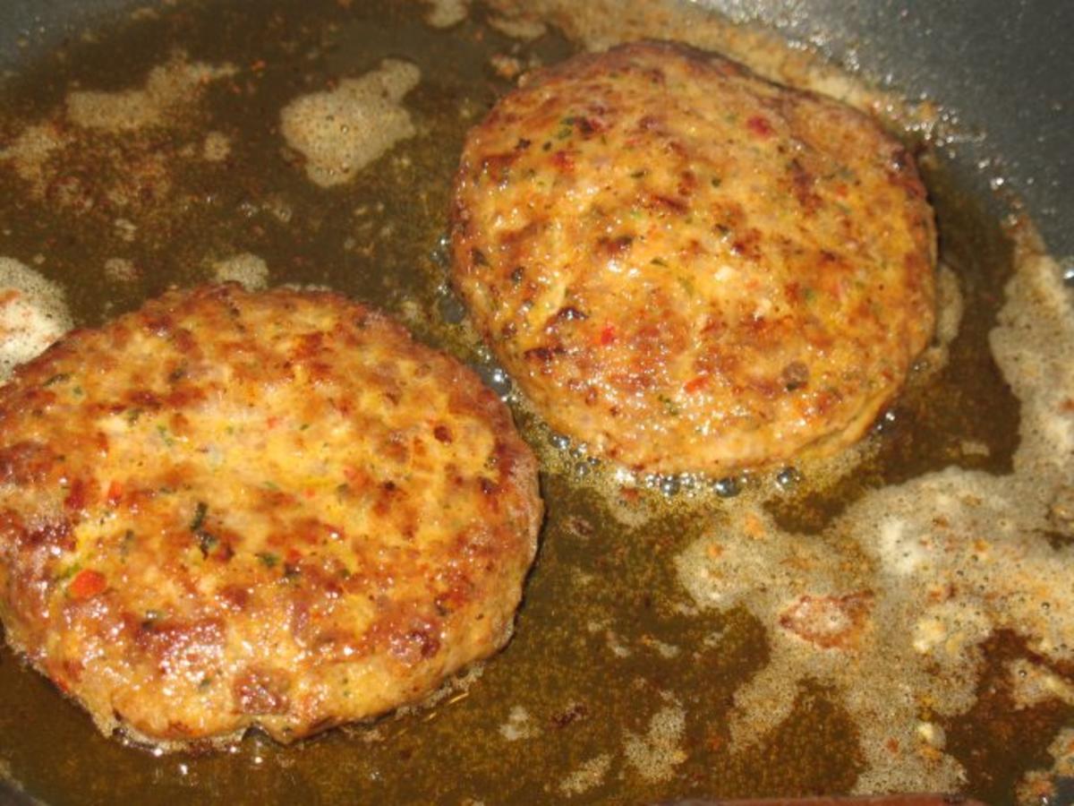 Fleisch - Ajvar-Burger und Ajvar-Bällchen - Rezept - Bild Nr. 12