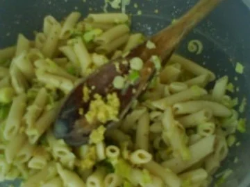 Rezept: Grüner Nudelsalat Bild Nr. 7 Grüner Nudelsalat - Rezept - Bild Nr. 7