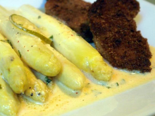 Ofenspargel mit Estragonsauce und Wiener Schnitzelchen - Rezept ...