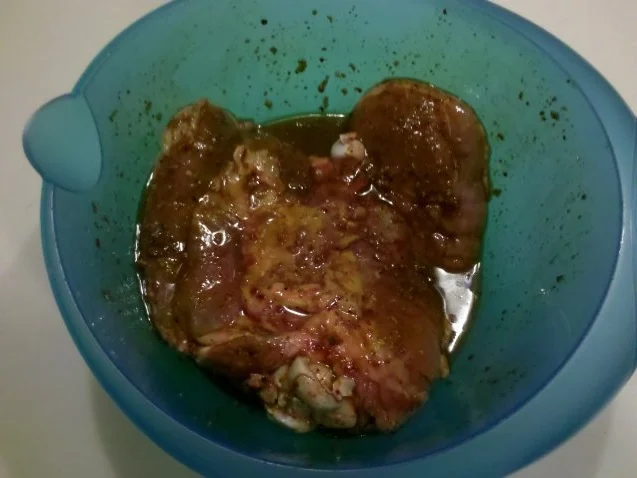 Geflügel: Putenoberkeule mit Kokos-Green-Curry-Soße und Chili-Tomatenbandnudeln - Rezept - Bild Nr. 5