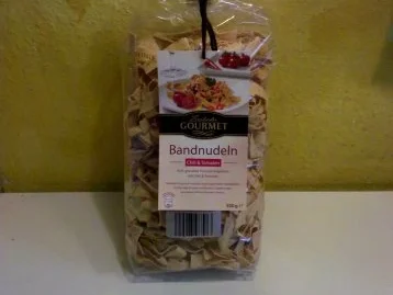 Geflügel: Putenoberkeule mit Kokos-Green-Curry-Soße und Chili-Tomatenbandnudeln - Rezept - Bild Nr. 8