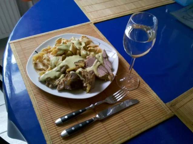 Geflügel: Putenoberkeule mit Kokos-Green-Curry-Soße und Chili-Tomatenbandnudeln - Rezept - Bild Nr. 15