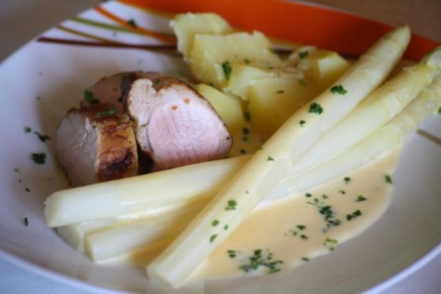 Spargel mit Schweinefilet und Sauce Hollandaise - Rezept - kochbar.de