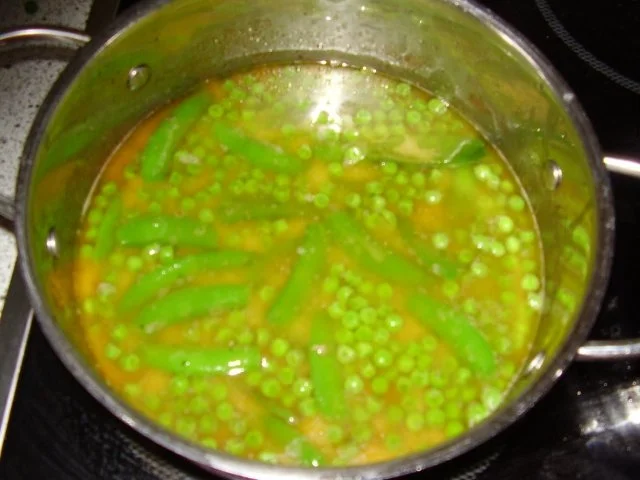 Rezept: Hähnchenkeulen mit Erbsen-Soße Bild Nr. 10 Hähnchenkeulen mit Erbsen-Soße - Rezept - Bild Nr. 10