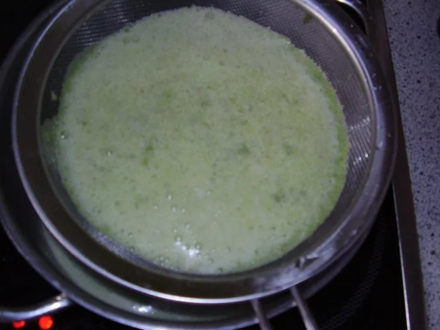 Rezept: Hähnchenkeulen mit Erbsen-Soße Bild Nr. 12 Hähnchenkeulen mit Erbsen-Soße - Rezept - Bild Nr. 12