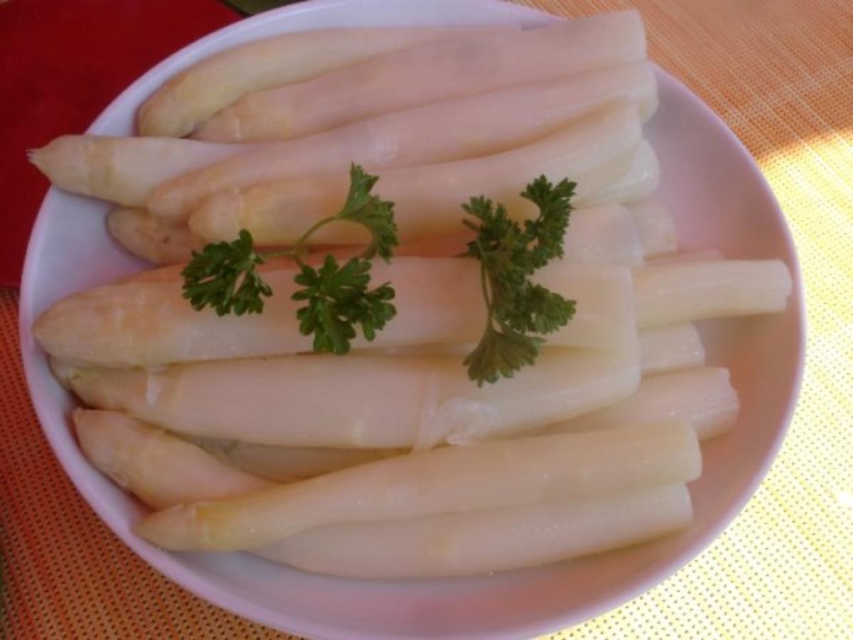 Spargel mit westfälischen Knochenschinken, Pilzkartoffeln und zerlassener Butter - Rezept - Bild Nr. 7
