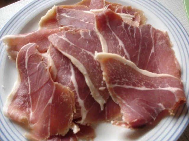 Spargel mit westfälischen Knochenschinken, Pilzkartoffeln und zerlassener Butter - Rezept - Bild Nr. 3