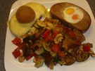 Gemüsepfanne mit Ei im Brot - Rezept