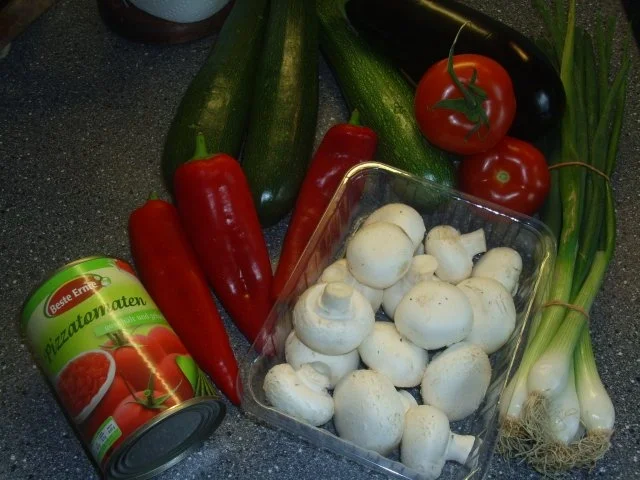 Rezept: Gemüsepfanne mit Ei im Brot Bild Nr. 2 Gemüsepfanne mit Ei im Brot - Rezept - Bild Nr. 2