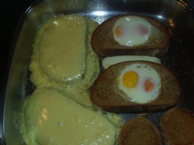 Rezept: Gemüsepfanne mit Ei im Brot Bild Nr. 7 Gemüsepfanne mit Ei im Brot - Rezept - Bild Nr. 7