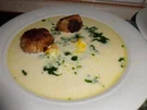 Rezept: Suppe: Kräuter-Rahmsuppe mit Ei und Hackbällchen Suppe: Kräuter-Rahmsuppe mit Ei und Hackbällchen - Rezept