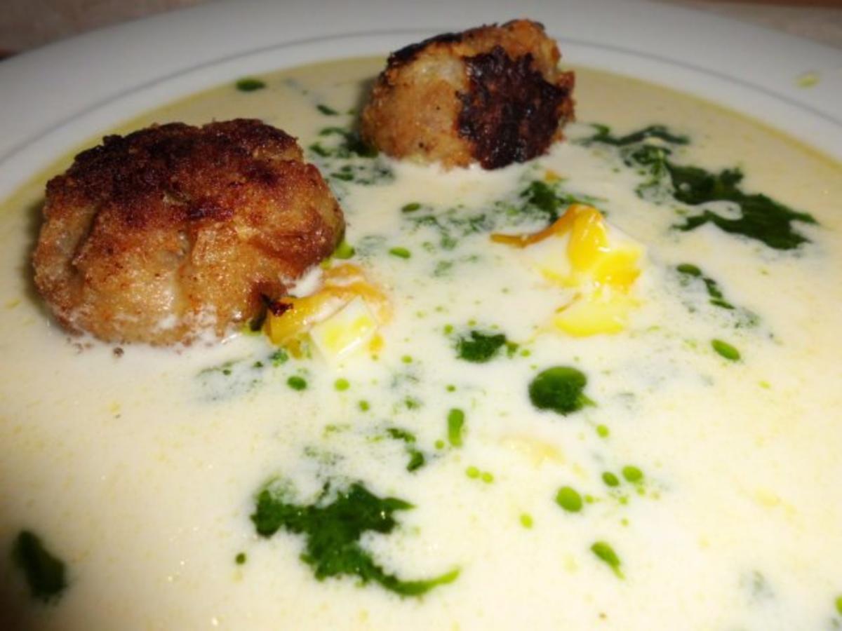 Suppe: Kräuter-Rahmsuppe mit Ei und Hackbällchen - Rezept - kochbar.de