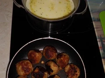 Suppe: Kräuter-Rahmsuppe mit Ei und Hackbällchen - Rezept - Bild Nr. 4