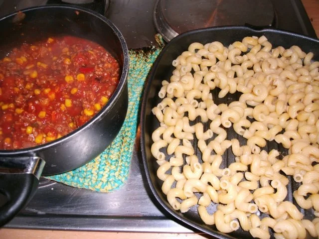 Rezept: Bratenudeln mit Tomatensosse Bild Nr. 6 Bratenudeln mit Tomatensosse - Rezept - Bild Nr. 6