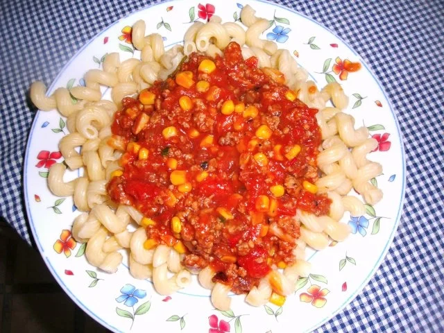 Rezept: Bratenudeln mit Tomatensosse Bratenudeln mit Tomatensosse - Rezept