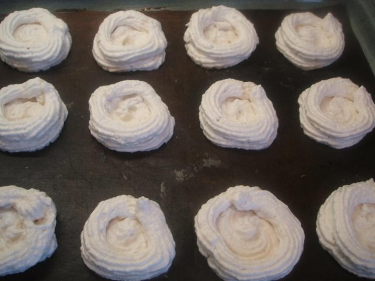 Backen: Zimt Baiser Törtchen mit Mango Maracuja Quark - schnell ... Backen: Zimt Baiser Törtchen mit Mango Maracuja Quark - schnell ...