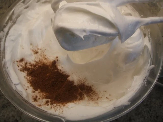 Rezept: Backen: Zimt-Baiser-Törtchen mit Mango-Maracuja-Quark Bild Nr. 3 Backen: Zimt-Baiser-Törtchen mit Mango-Maracuja-Quark - Rezept - Bild Nr. 3