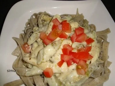 Spargelragout auf Bärlauch-Knoblauch-Nudeln - Rezept