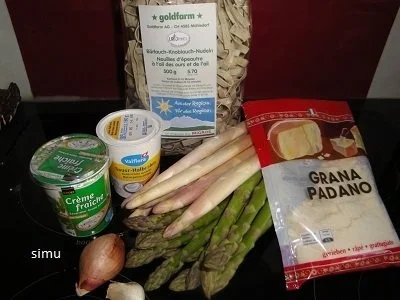 Spargelragout auf Bärlauch-Knoblauch-Nudeln - Rezept - Bild Nr. 2