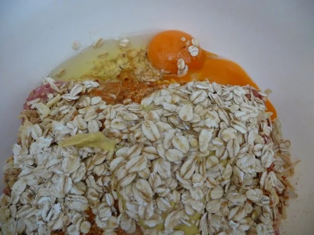 Rezept: Hackfleisch : Fleischküchle mit Möhren an Kartoffel-Broccoli-Brei Bild Nr. 4 Hackfleisch : Fleischküchle mit Möhren an Kartoffel-Broccoli-Brei - Rezept - Bild Nr. 4