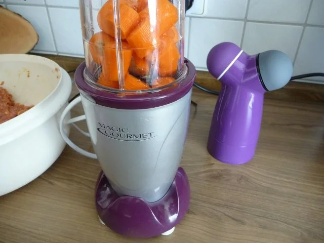 Rezept: Hackfleisch : Fleischküchle mit Möhren an Kartoffel-Broccoli-Brei Bild Nr. 7 Hackfleisch : Fleischküchle mit Möhren an Kartoffel-Broccoli-Brei - Rezept - Bild Nr. 7