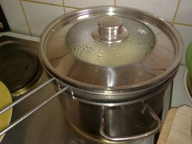 Rezept: Dampfnudeln / Hefeklöße Bild Nr. 3 Dampfnudeln / Hefeklöße - Rezept - Bild Nr. 3