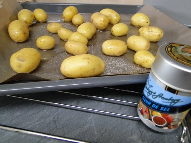 Spargel in Alufolie gegart mit Laschsfilet und gebackenen Drillingen in - Rezept - Bild Nr. 5