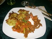 Rindfleischpfanne á la Stroganoff mit Kräuter-Rösti>> - Rezept