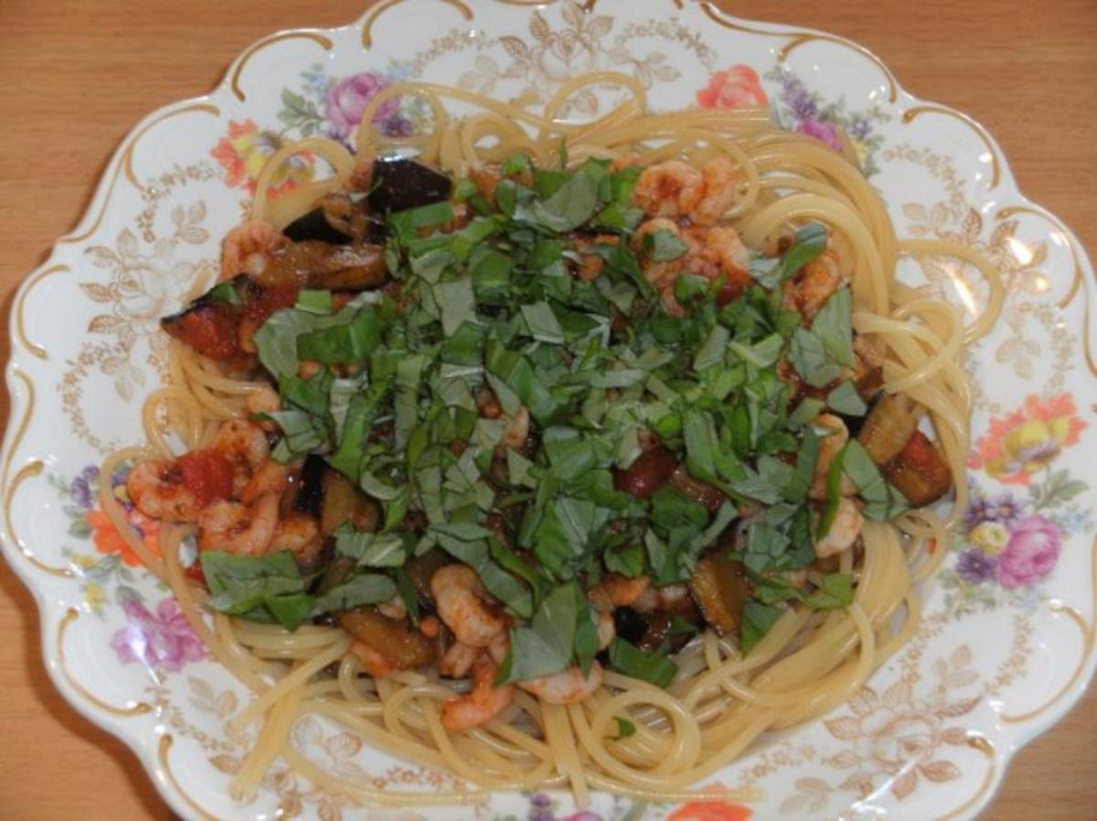 Hauptgericht: Spaghetti mit Auberginen und Garnelen - Rezept