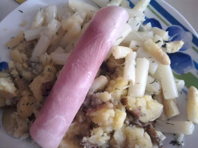 Spargel mit leichter Dillsoße, Schinken und Kartoffeln - Rezept - Bild Nr. 2